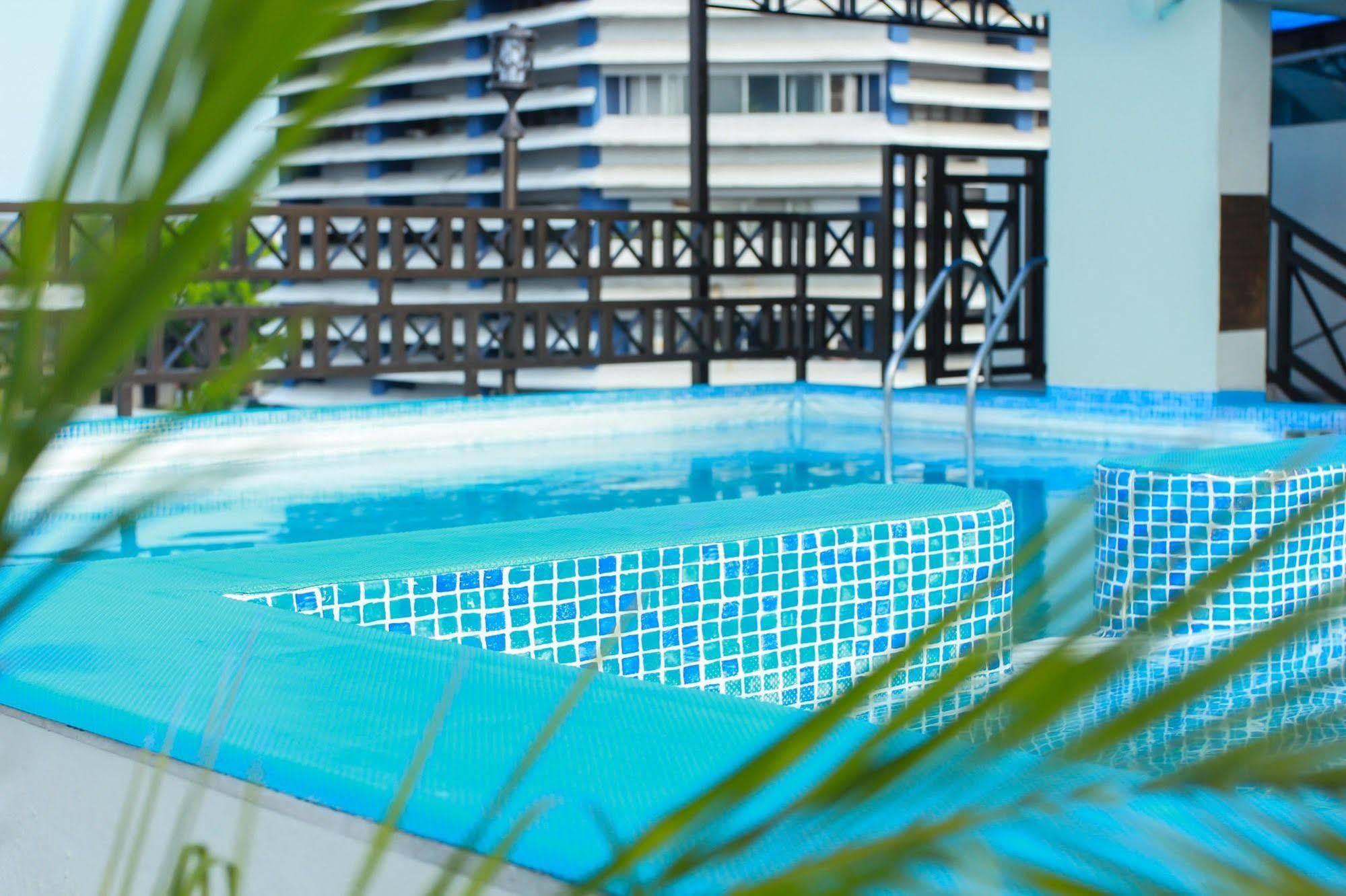 Hotel Bahia Suites Panama Stadt Exterior foto